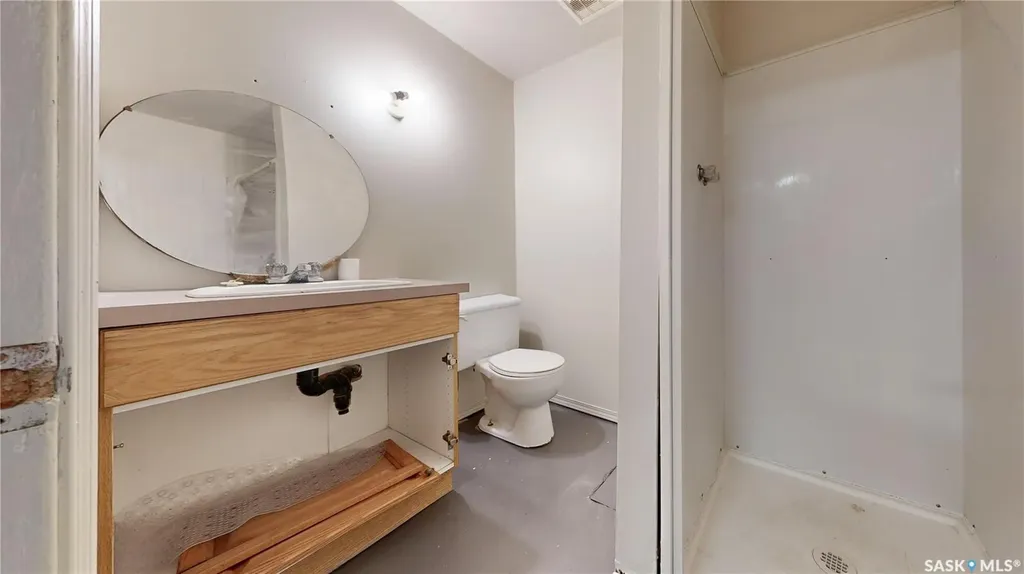 1634 Rae Street Regina SK S4T 2E1