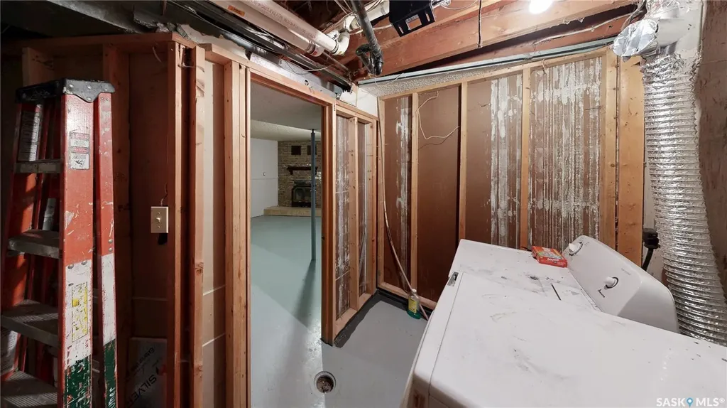 1634 Rae Street Regina SK S4T 2E1