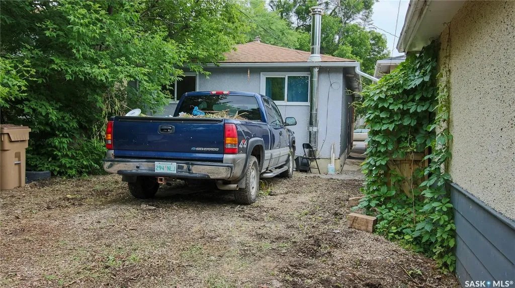 1634 Rae Street Regina SK S4T 2E1