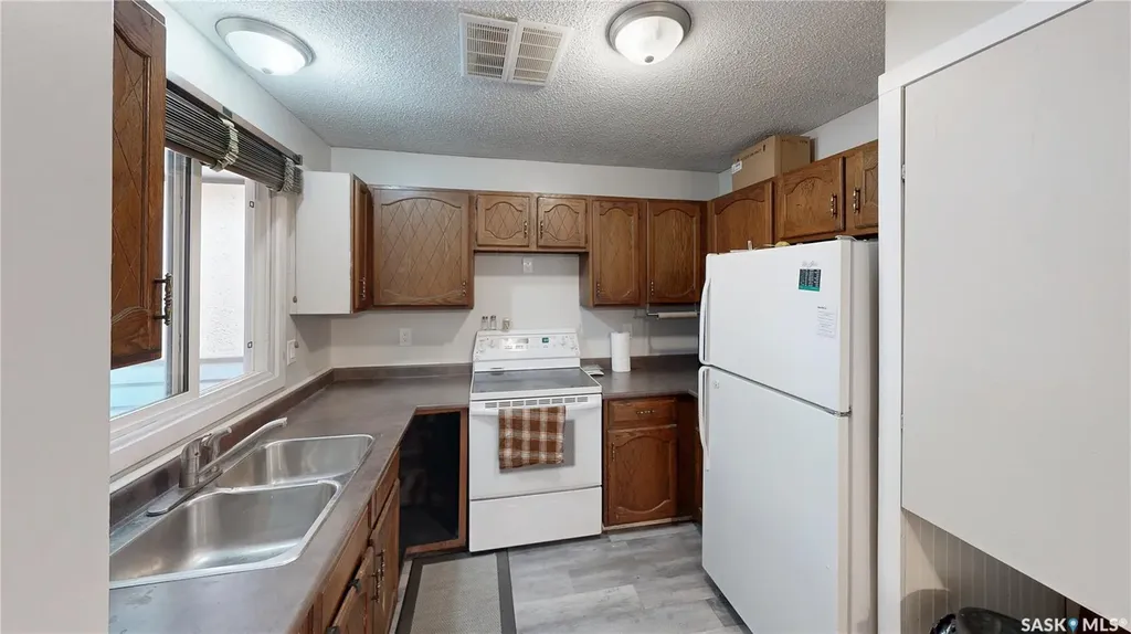 1634 Rae Street Regina SK S4T 2E1