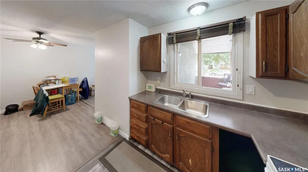 1634 Rae Street Regina SK S4T 2E1