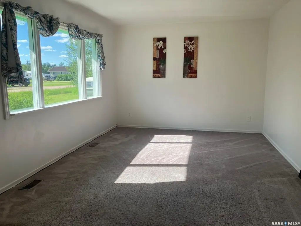 113 1st Street W Smeaton SK S0J 2J0