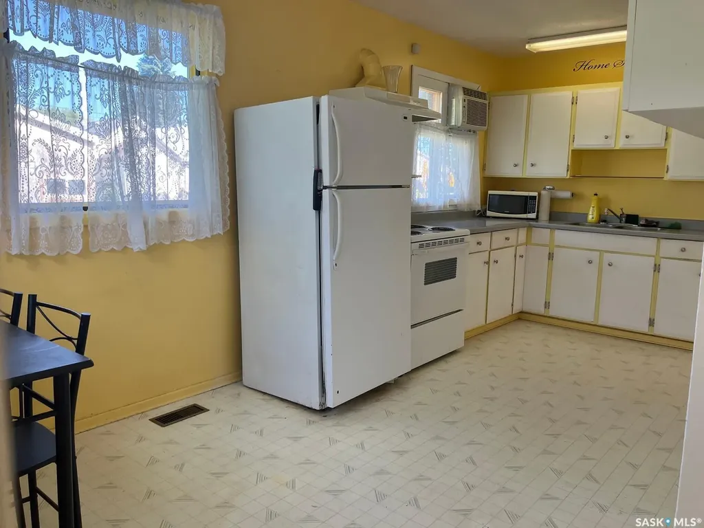 113 1st Street W Smeaton SK S0J 2J0