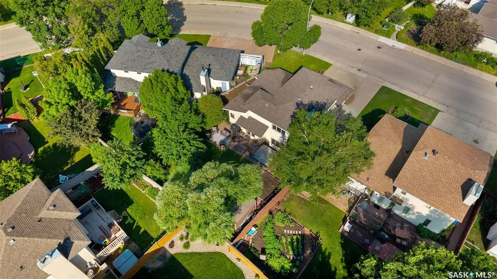 3375 Edinburgh Drive Regina SK S4V 2H8