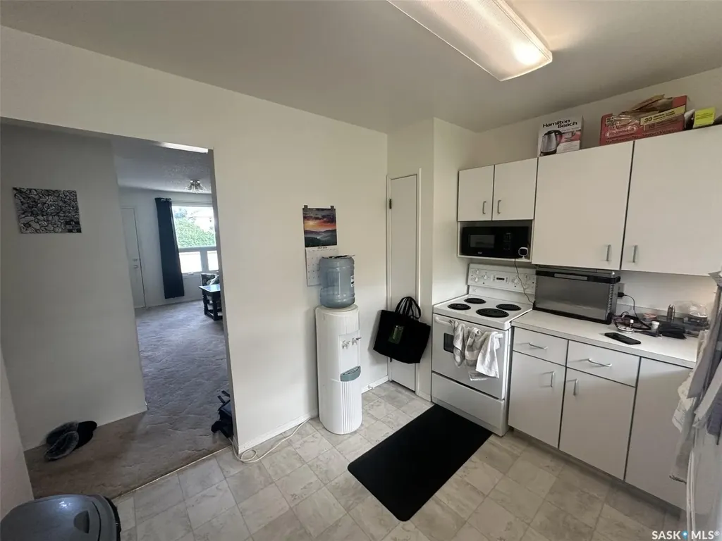 204-206 Main Street Limerick SK S0H 2P0
