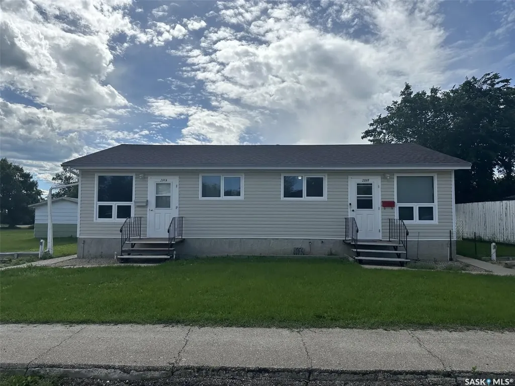 204-206 Main Street Limerick SK S0H 2P0