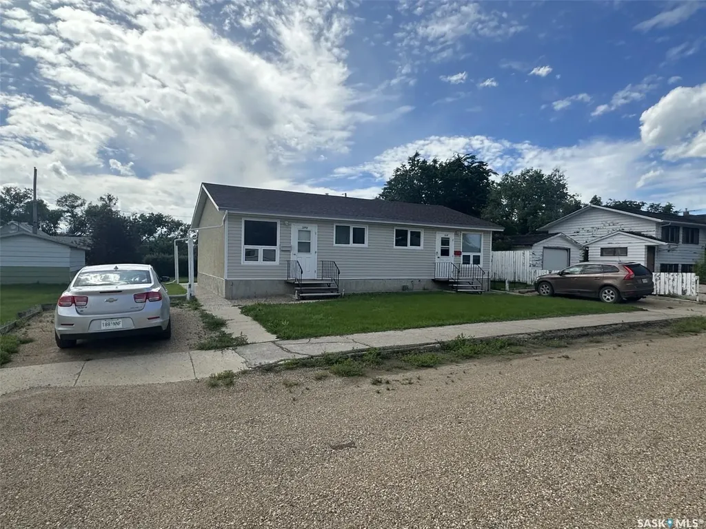 204-206 Main Street Limerick SK S0H 2P0