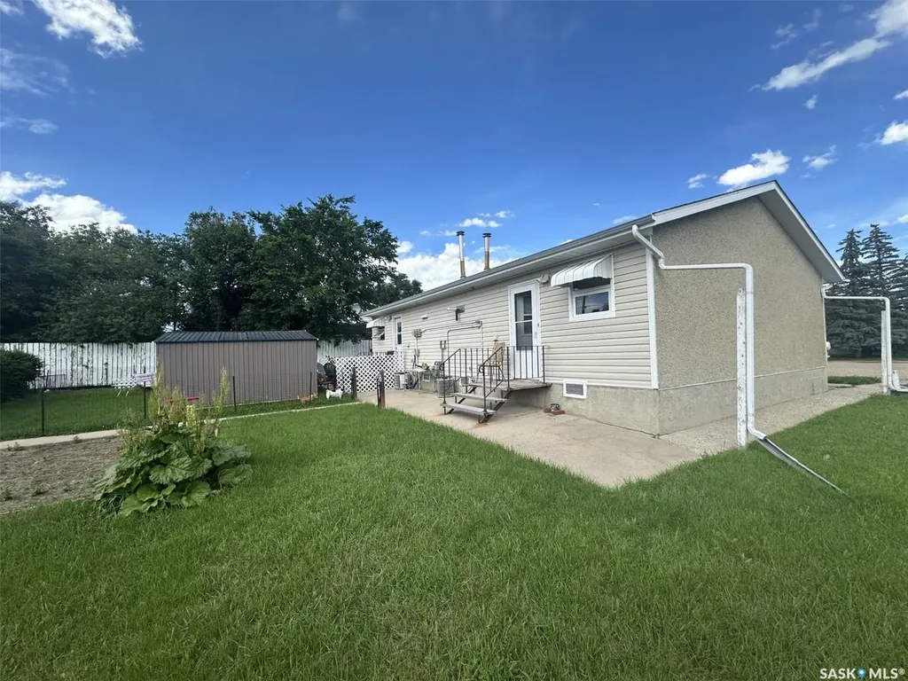 204-206 Main Street Limerick SK S0H 2P0