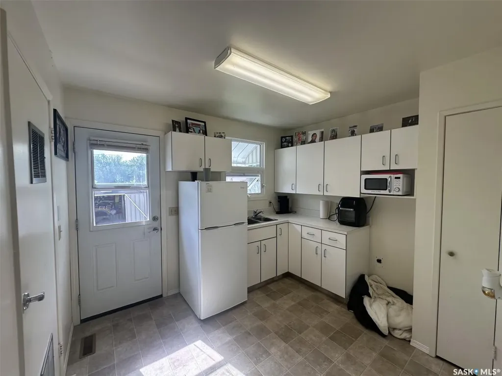 204-206 Main Street Limerick SK S0H 2P0