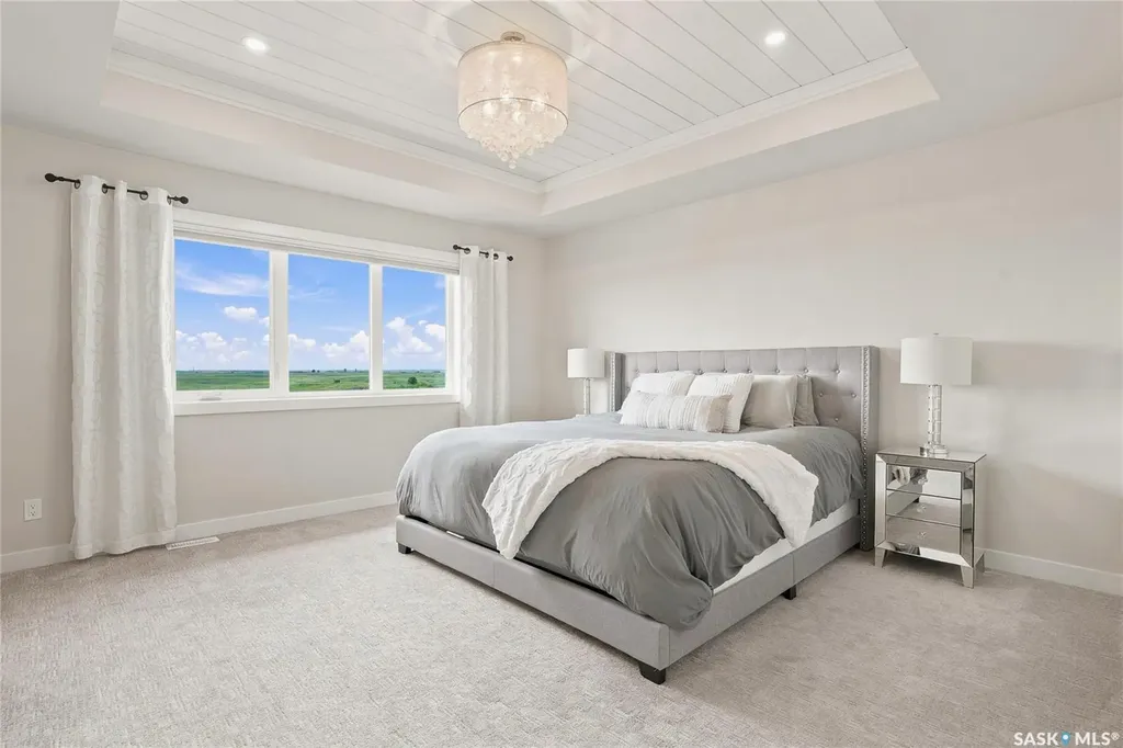 627 Fast Crescent Saskatoon SK S7W 0X1