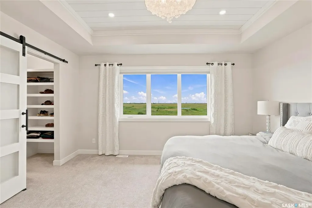 627 Fast Crescent Saskatoon SK S7W 0X1