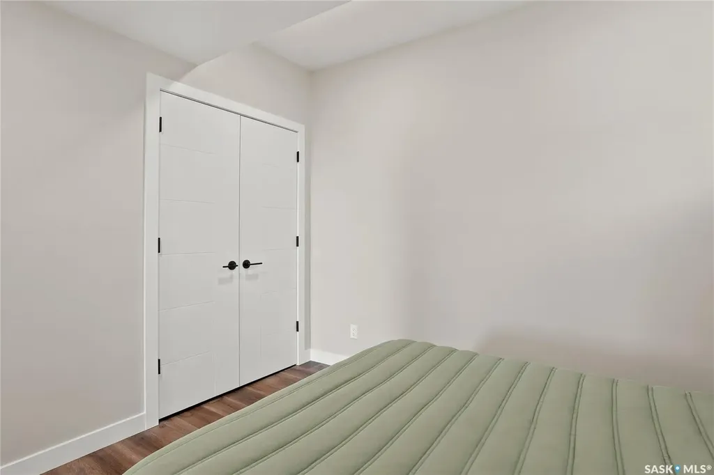 627 Fast Crescent Saskatoon SK S7W 0X1
