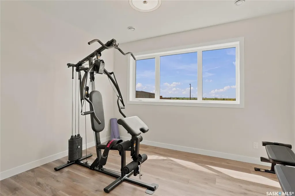 627 Fast Crescent Saskatoon SK S7W 0X1