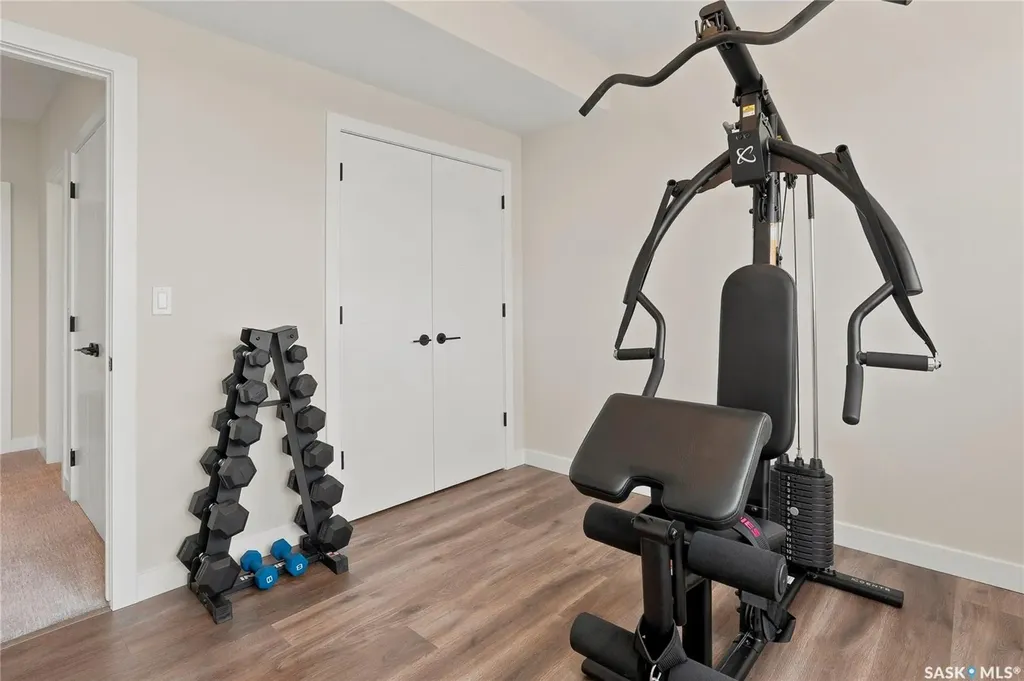 627 Fast Crescent Saskatoon SK S7W 0X1