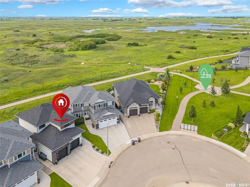 627 Fast Crescent Saskatoon SK S7W 0X1