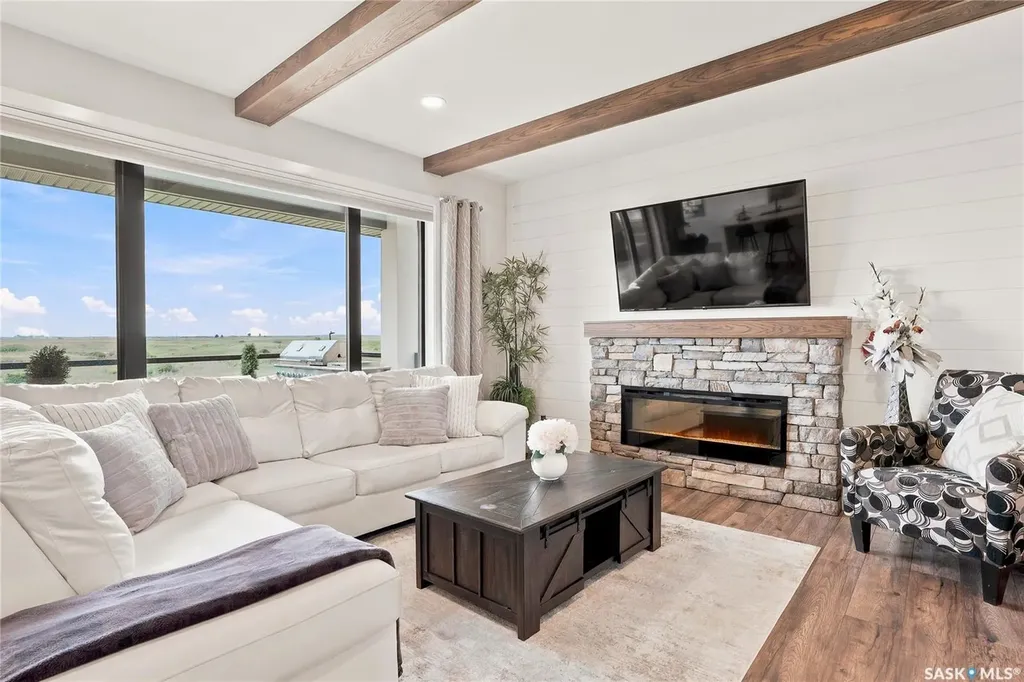 627 Fast Crescent Saskatoon SK S7W 0X1