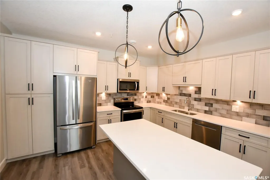 105 Willis Crescent Saskatoon SK S7T 0Z3