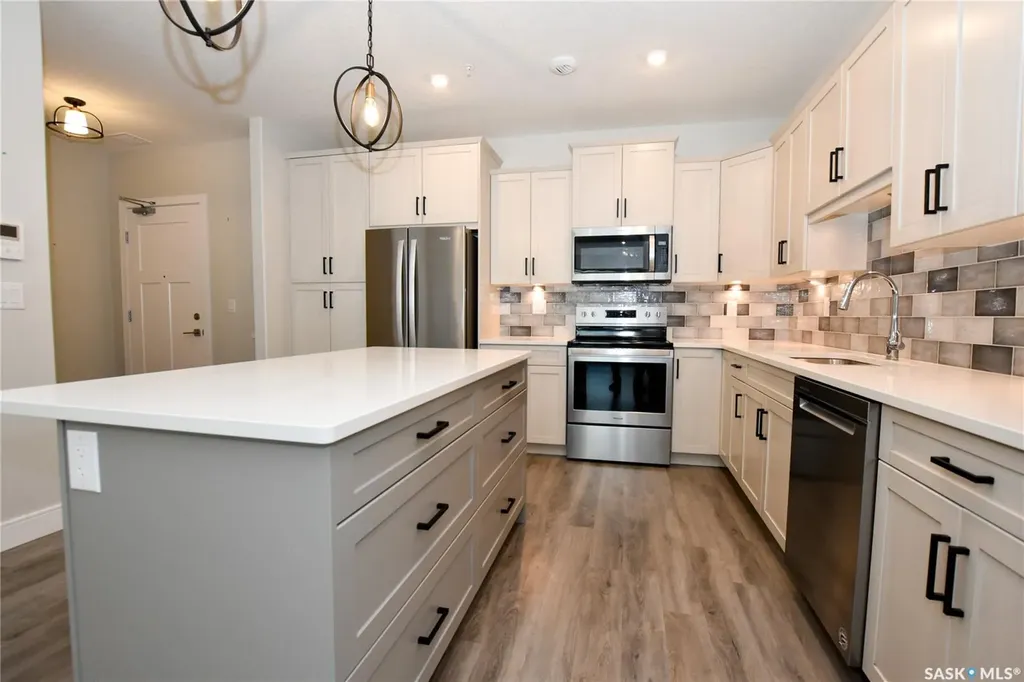 105 Willis Crescent Saskatoon SK S7T 0Z3