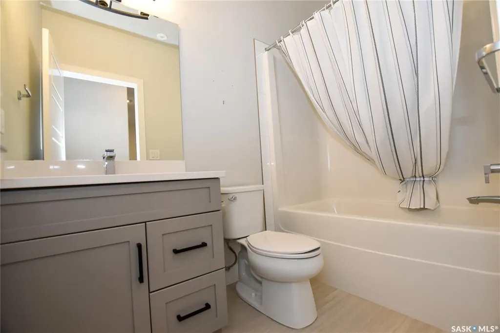 105 Willis Crescent Saskatoon SK S7T 0Z3