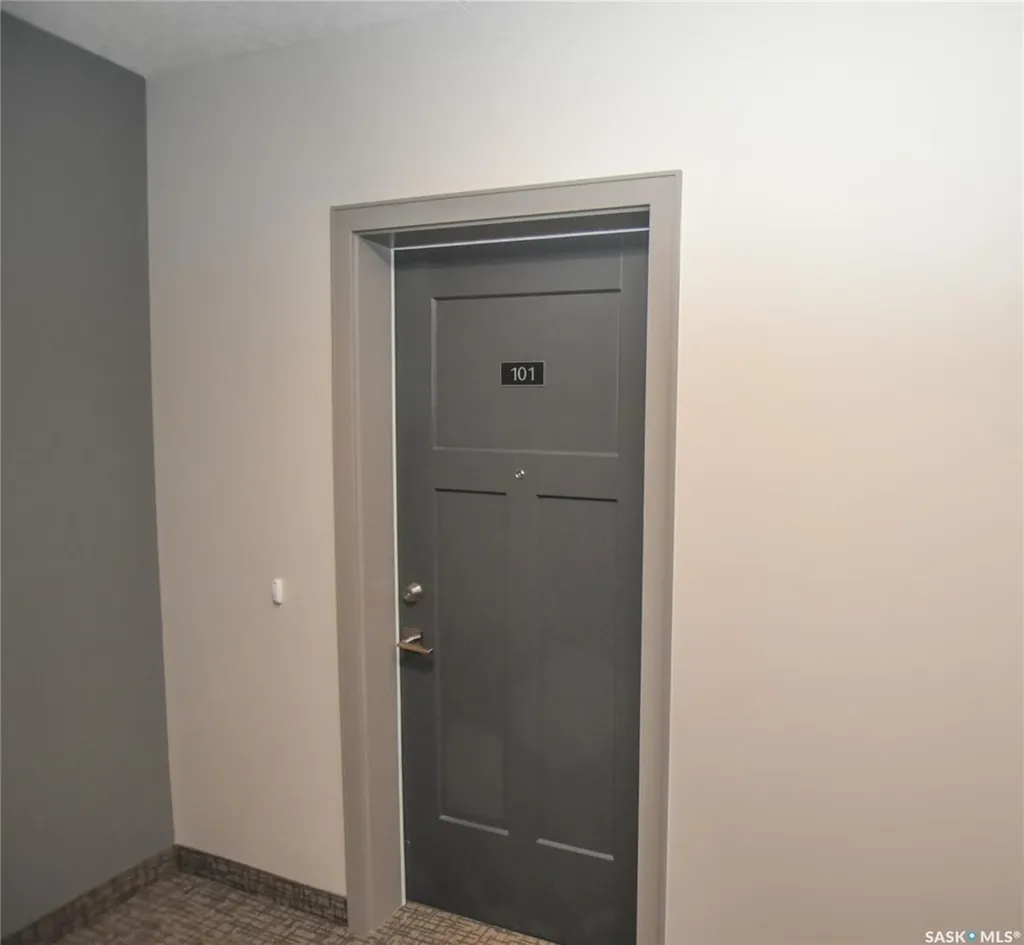 105 Willis Crescent Saskatoon SK S7T 0Z3