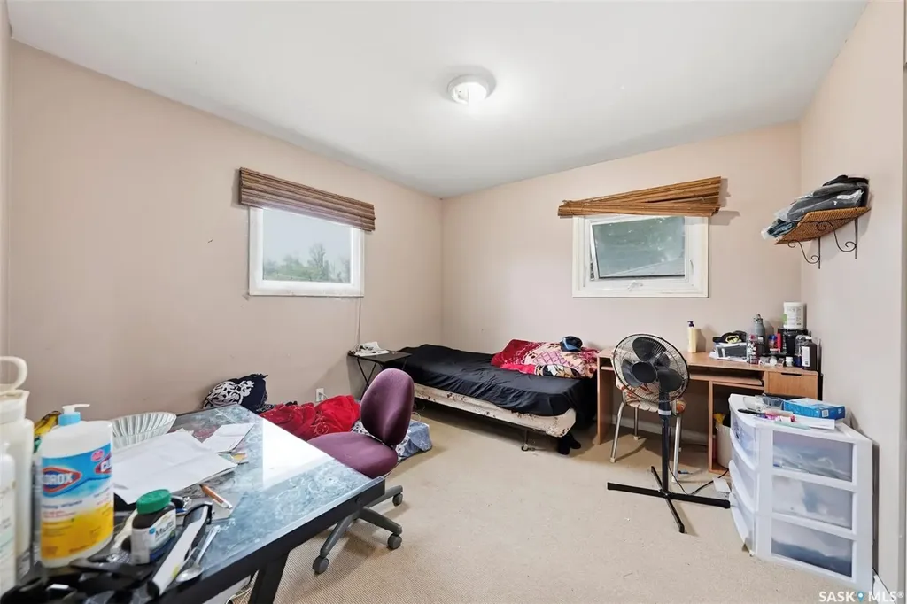 302 U Avenue N Saskatoon SK S7L 3C7