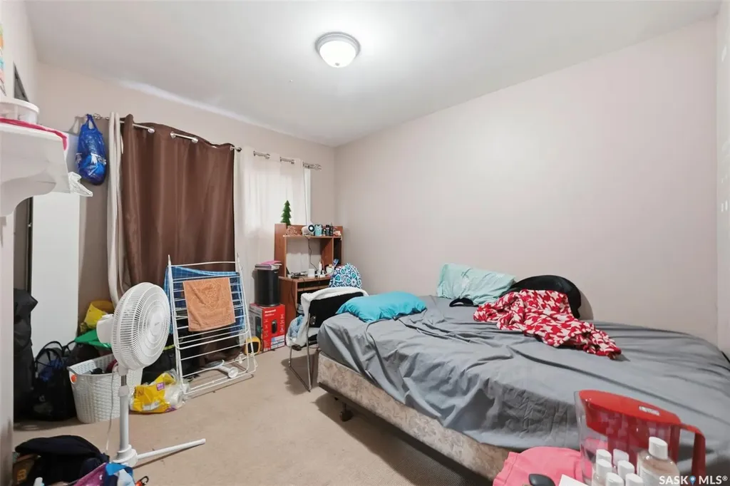 302 U Avenue N Saskatoon SK S7L 3C7
