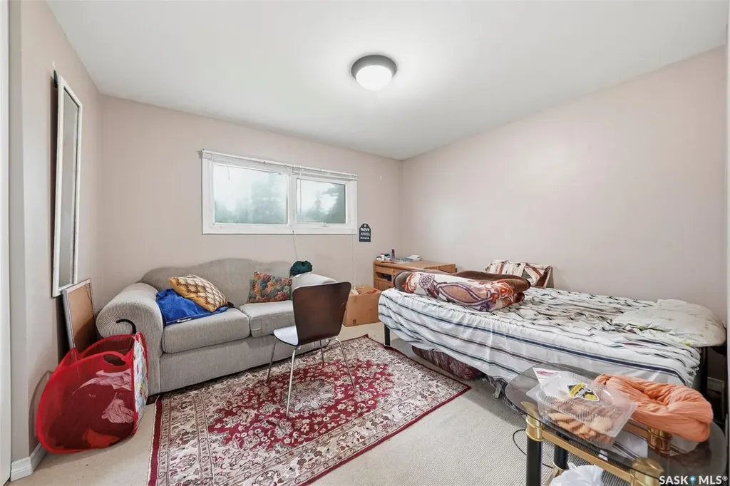 302 U Avenue N Saskatoon SK S7L 3C7