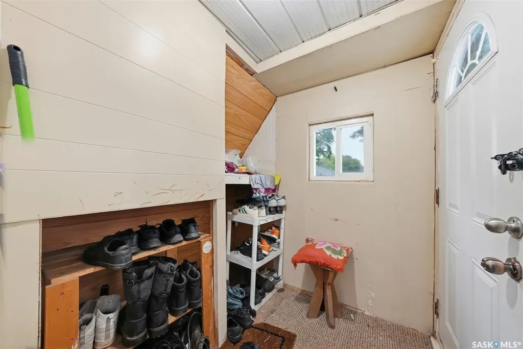 302 U Avenue N Saskatoon SK S7L 3C7