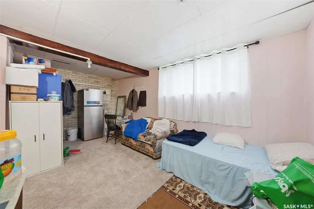 302 U Avenue N Saskatoon SK S7L 3C7