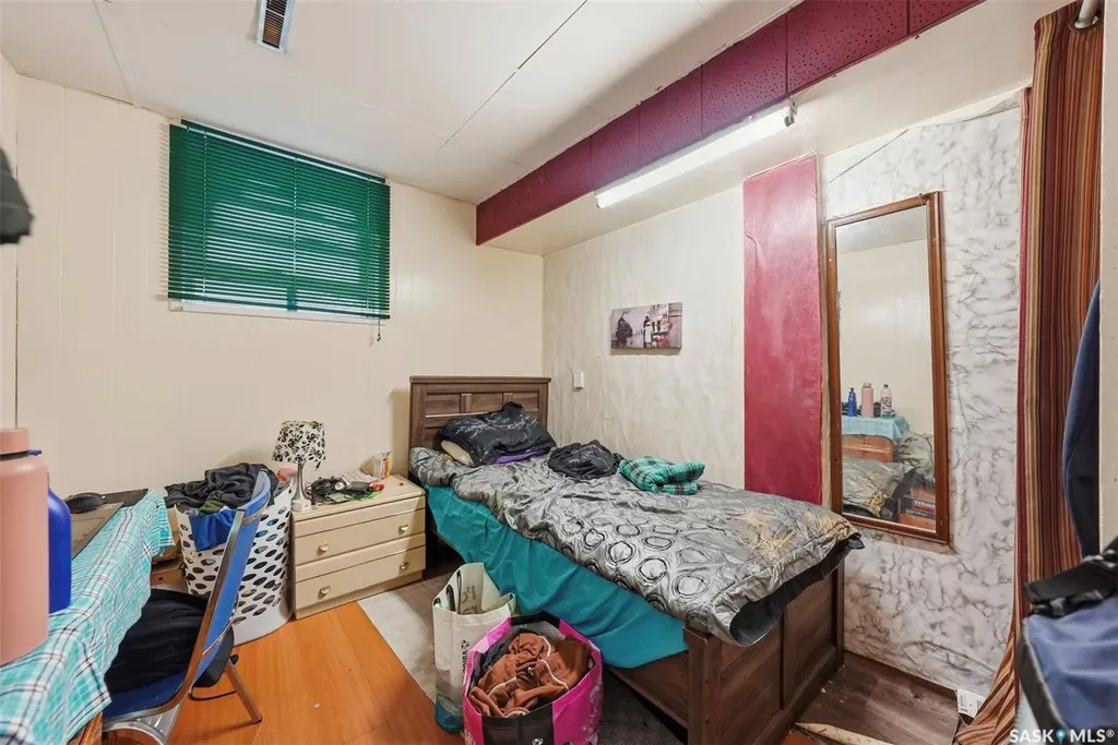 302 U Avenue N Saskatoon SK S7L 3C7