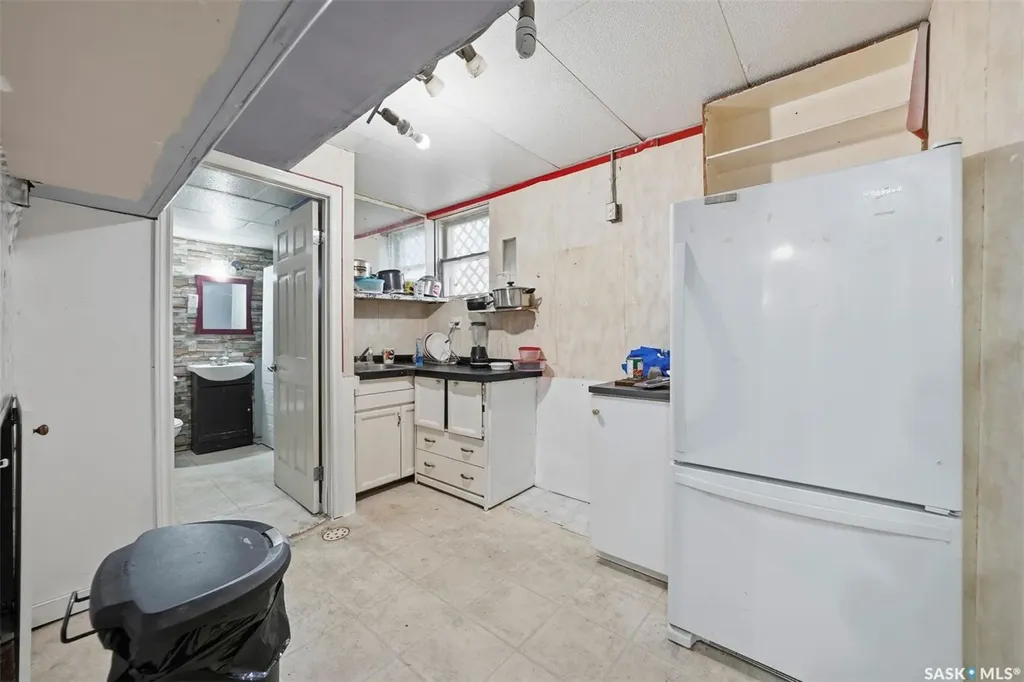 302 U Avenue N Saskatoon SK S7L 3C7