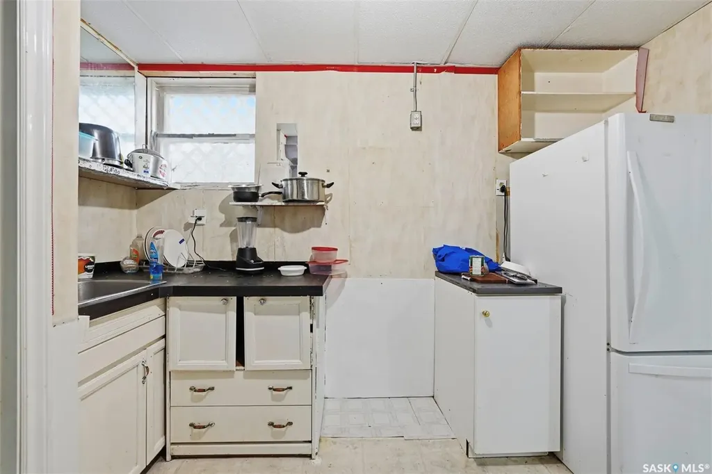 302 U Avenue N Saskatoon SK S7L 3C7