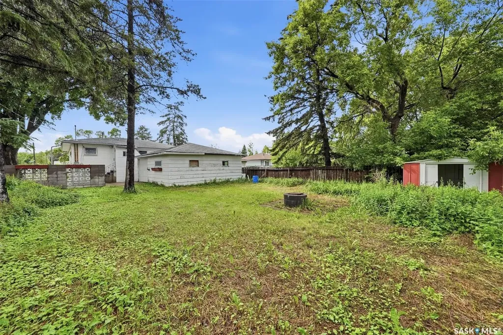 302 U Avenue N Saskatoon SK S7L 3C7