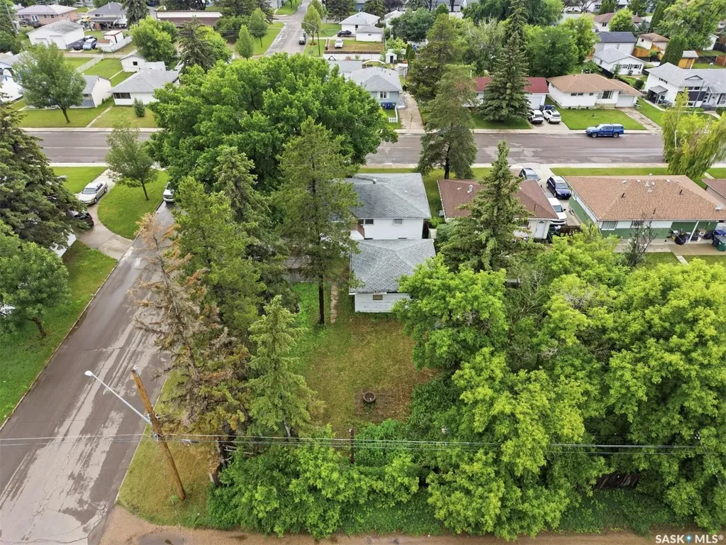 302 U Avenue N Saskatoon SK S7L 3C7