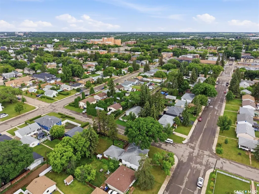 302 U Avenue N Saskatoon SK S7L 3C7