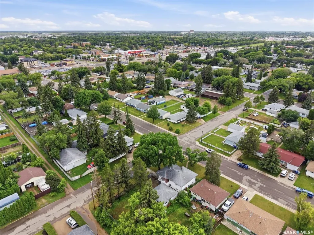302 U Avenue N Saskatoon SK S7L 3C7