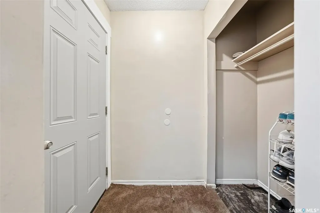 302 U Avenue N Saskatoon SK S7L 3C7