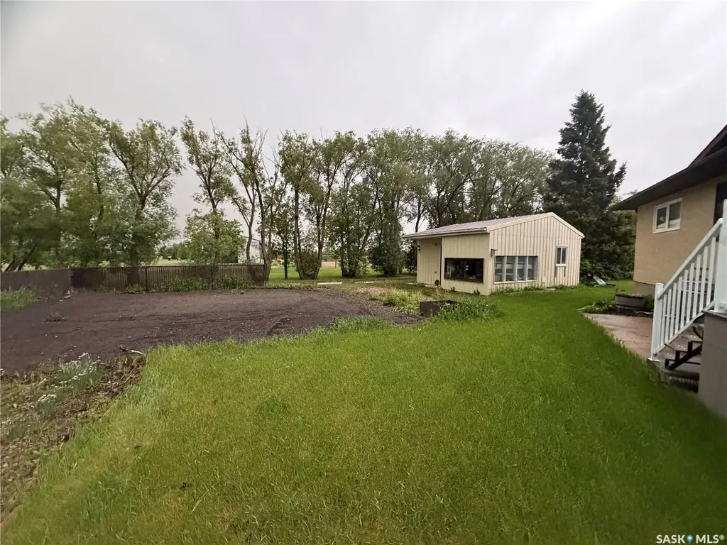 30 Souris Crescent Redvers SK S0C 2H0