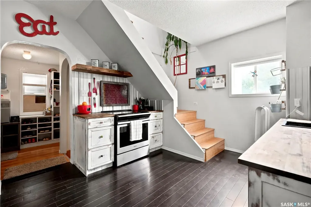 1001 4th Avenue NE Moose Jaw SK S6H 1H9