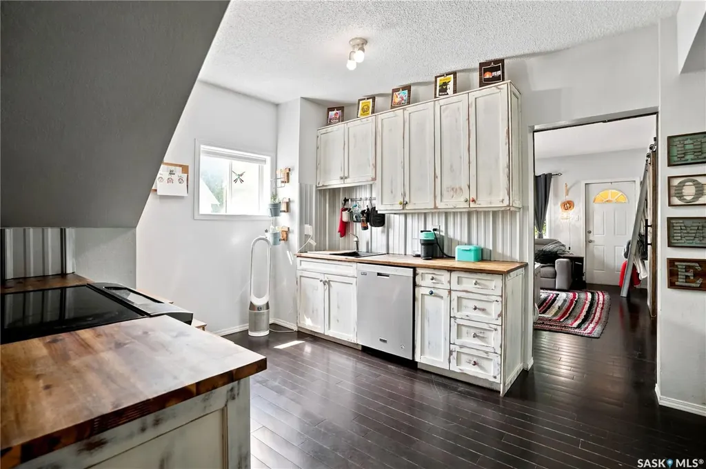 1001 4th Avenue NE Moose Jaw SK S6H 1H9