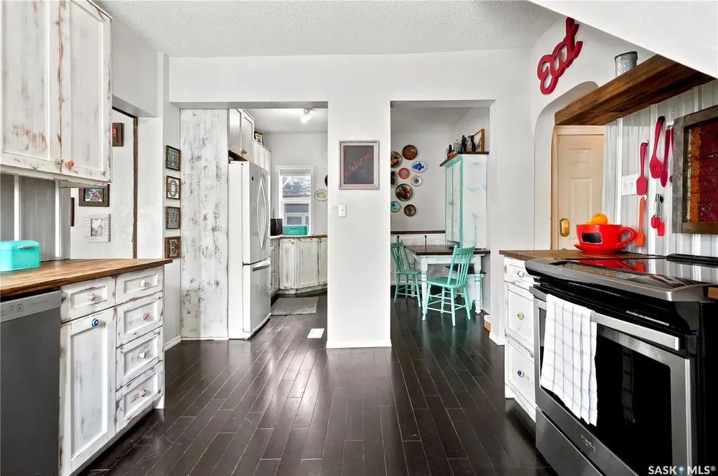 1001 4th Avenue NE Moose Jaw SK S6H 1H9