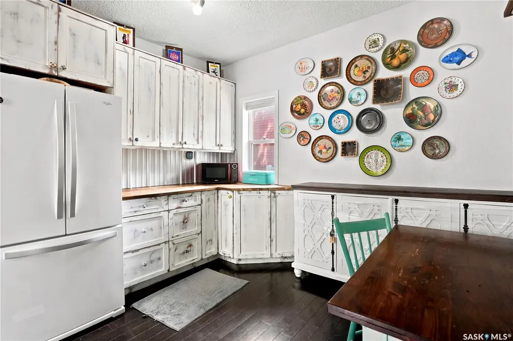 1001 4th Avenue NE Moose Jaw SK S6H 1H9