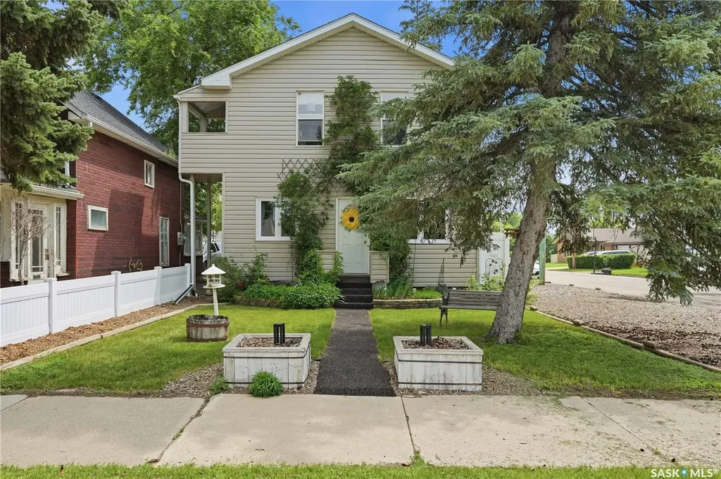 1001 4th Avenue NE Moose Jaw SK S6H 1H9