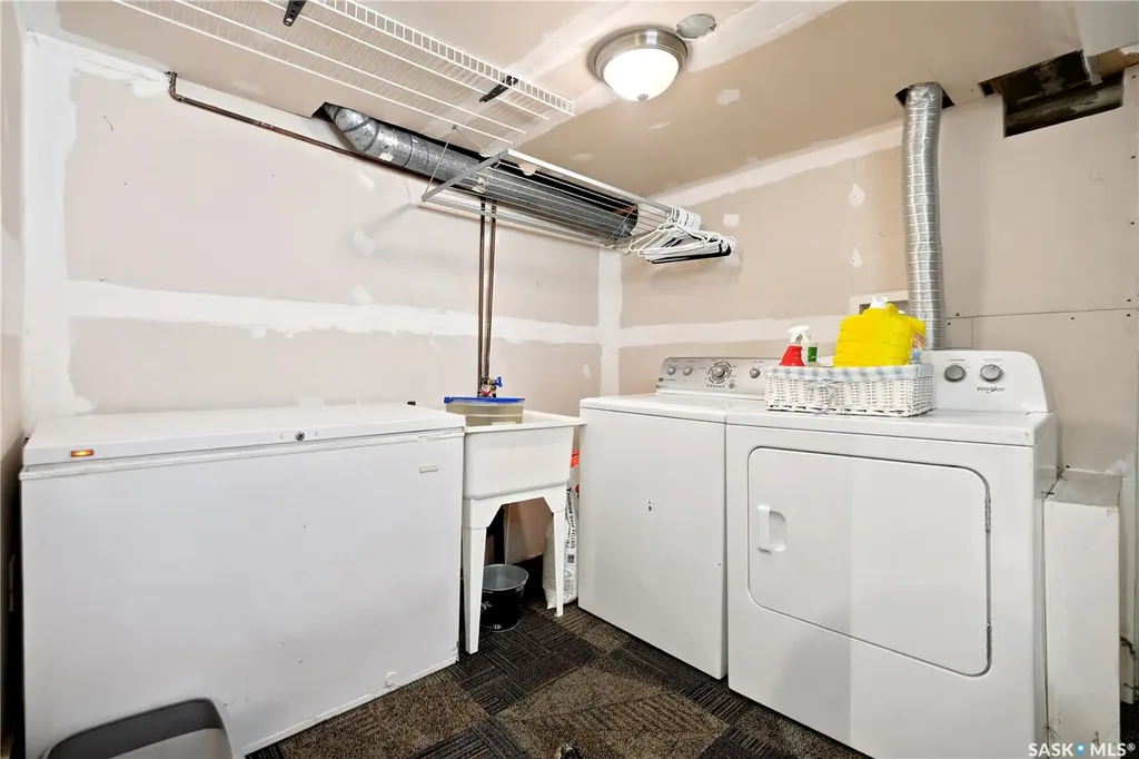 1001 4th Avenue NE Moose Jaw SK S6H 1H9