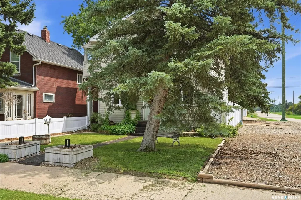 1001 4th Avenue NE Moose Jaw SK S6H 1H9