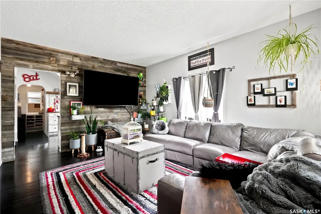 1001 4th Avenue NE Moose Jaw SK S6H 1H9