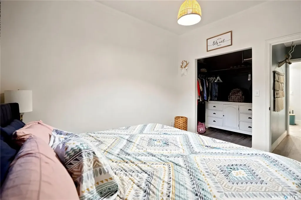 1157 3rd Avenue NW Moose Jaw SK S6H 3V1