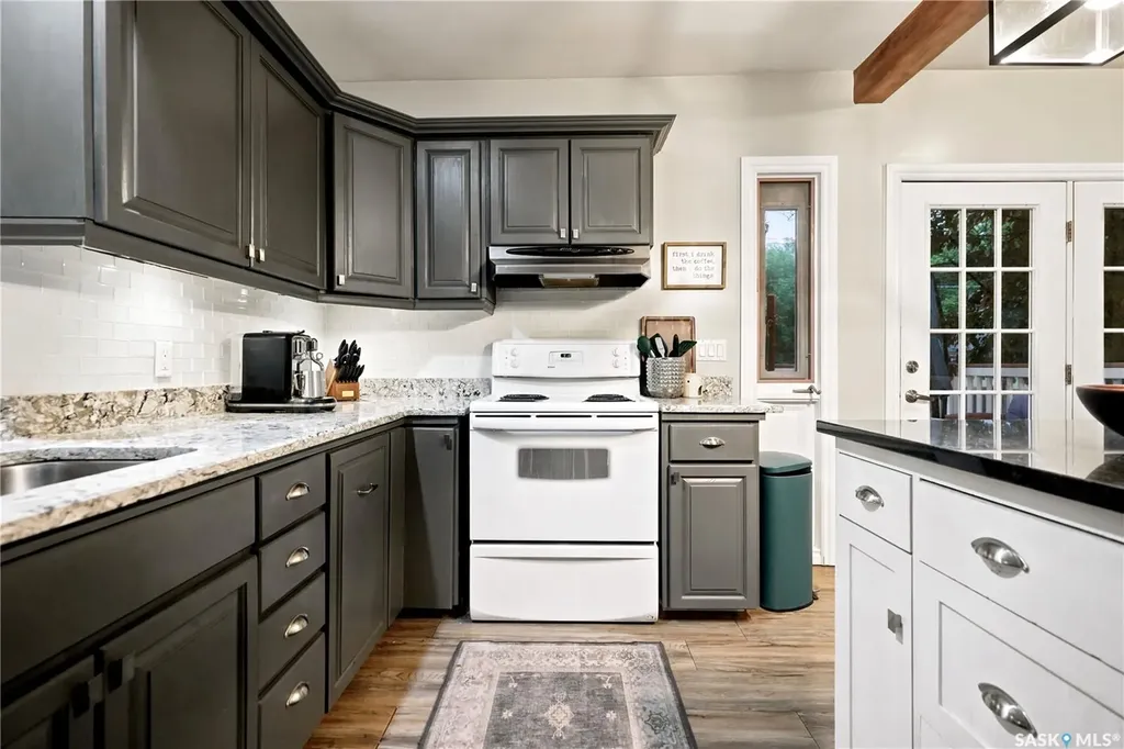 1157 3rd Avenue NW Moose Jaw SK S6H 3V1