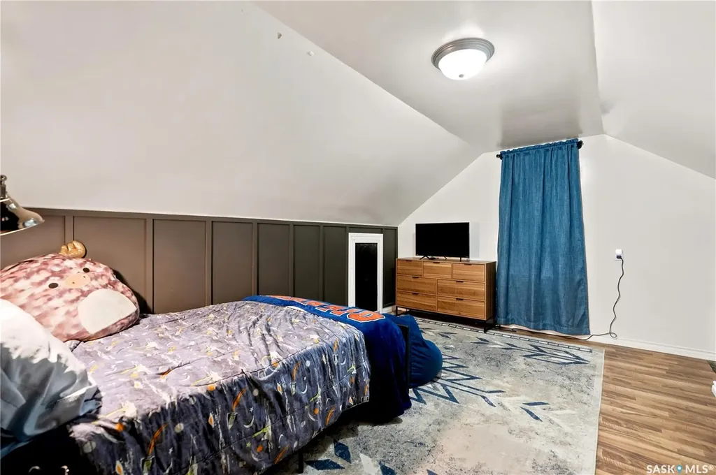 1157 3rd Avenue NW Moose Jaw SK S6H 3V1