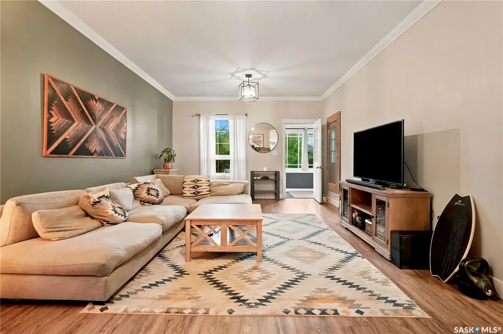 1157 3rd Avenue NW Moose Jaw SK S6H 3V1
